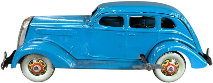 PRE-WAR JAPANESE 1935 PONTIAC SEDAN