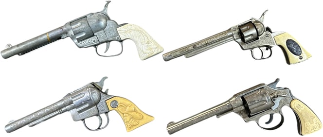 FOUR CHILDRENS WESTERN CAP PISTOL GUNS