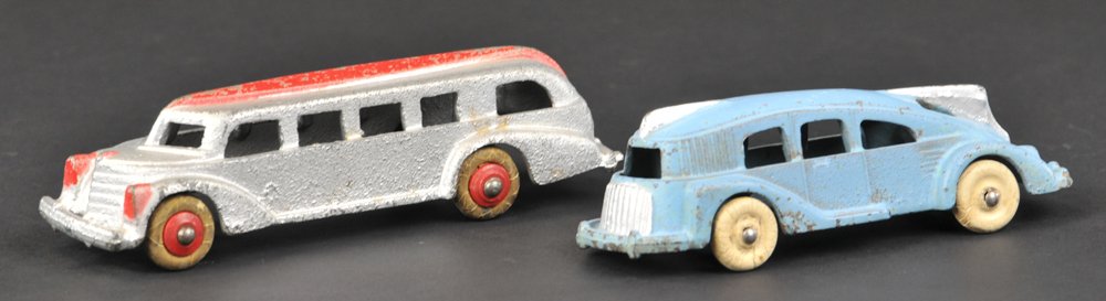 LOT OF TWO HUBLEY AERODYNAMIC BUSES: 5 1/2" l.