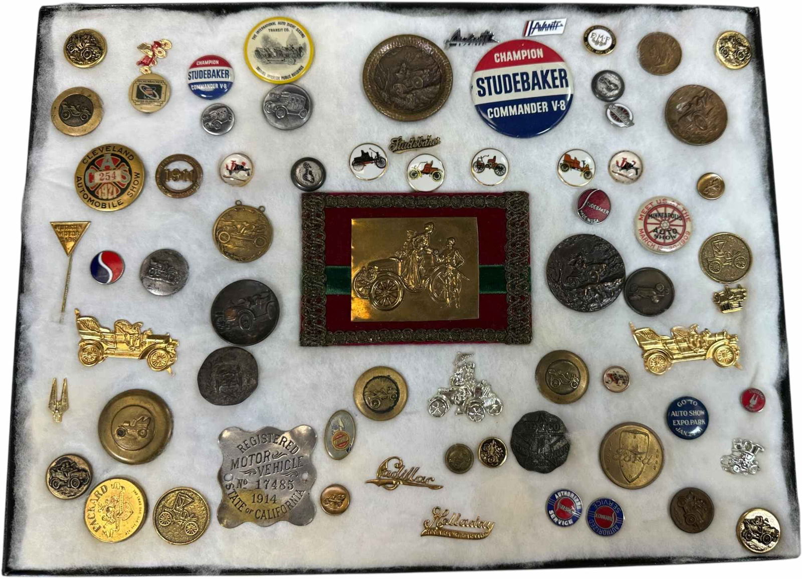 CASE OF AUTOMOBILE PINBACK BUTTONS (1 of 5)