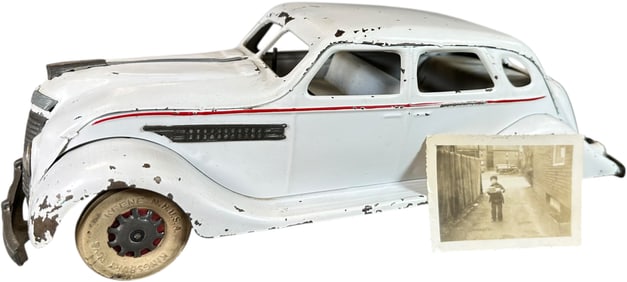 KINGSBURY CHRYSLER AIRFLOW SEDAN & PHOTO