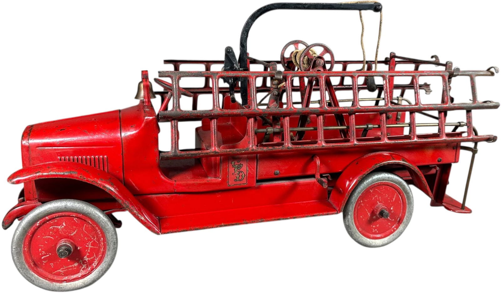 BUDDY L HOOK & LADDER FIRE TRUCK (1 of 8)