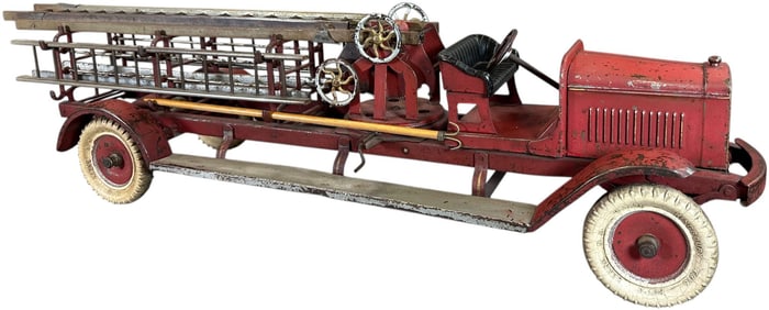 LARGE KINGSBURY EXTENSION LADDER TRUCK