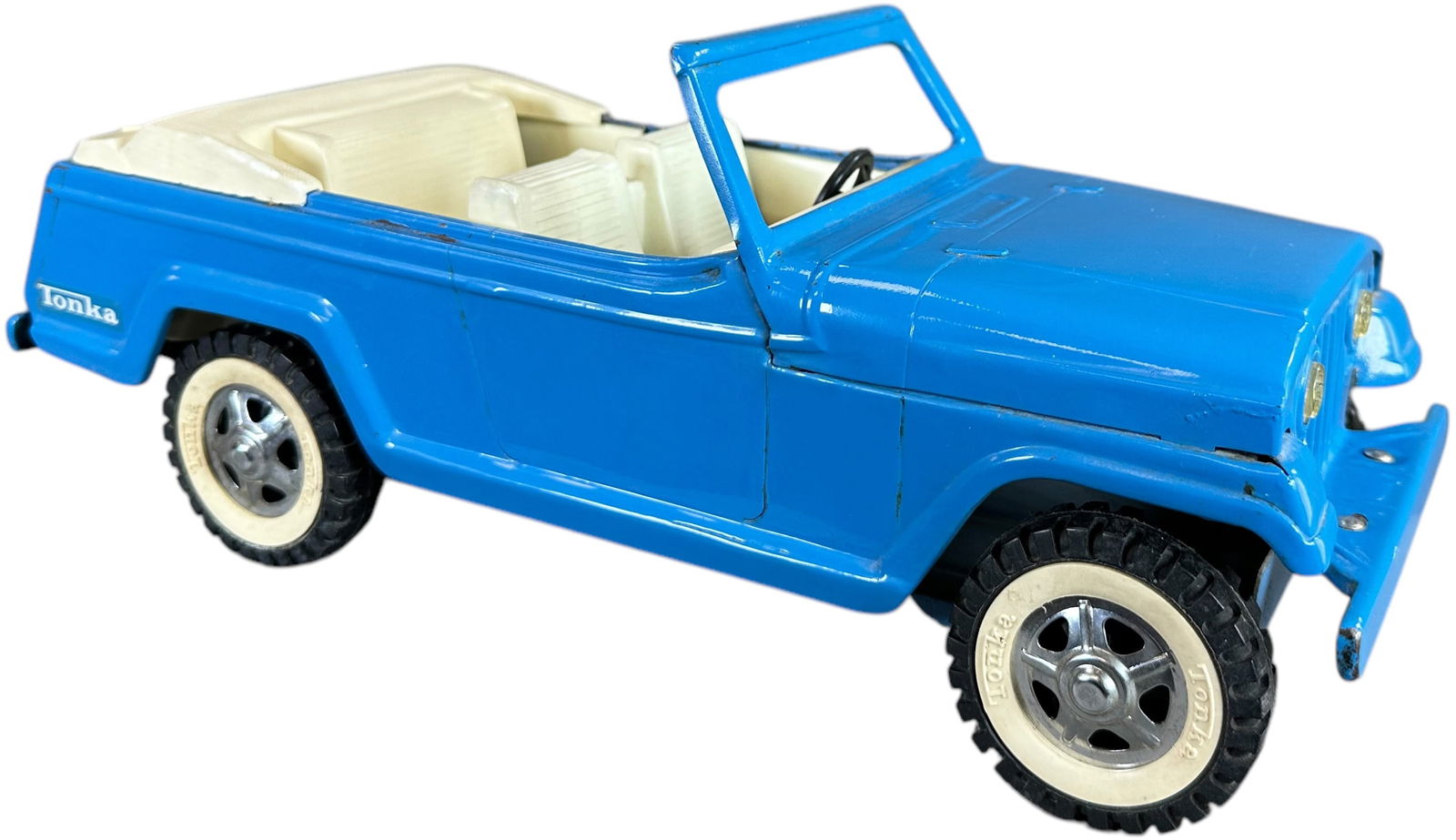 TONKA JEEPSTER ORIGINAL FACTORY PROTOTYPE: 496. TONKA JEEPSTER ORIGINAL FACTORY PROTOTYPE | Consigned by the Tonka factory designer, Doug Jensen, who presented this toy to Michael Bertoia on the Antiques Roadshow 2023, such a unique and fascin