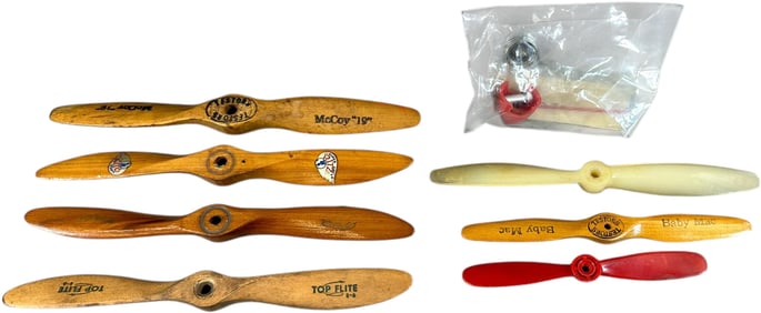 GROUPING OF GAS ENGINE AIRPLANE PROPELLERS