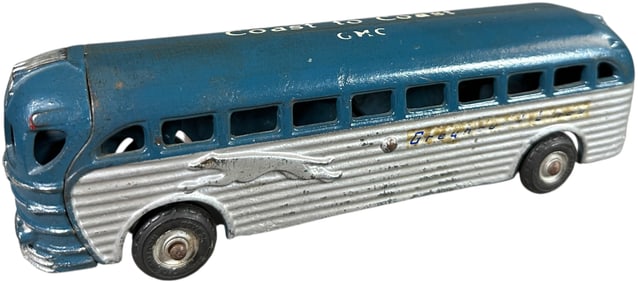 ARCADE COAST TO COAST GMC GREYHOUND BUS