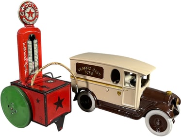 CLASSIC CAST DELIVERY VAN & CHEIN GAS PUMP