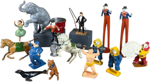ASSORTED CHARBENS CIRCUS SET FIGURES