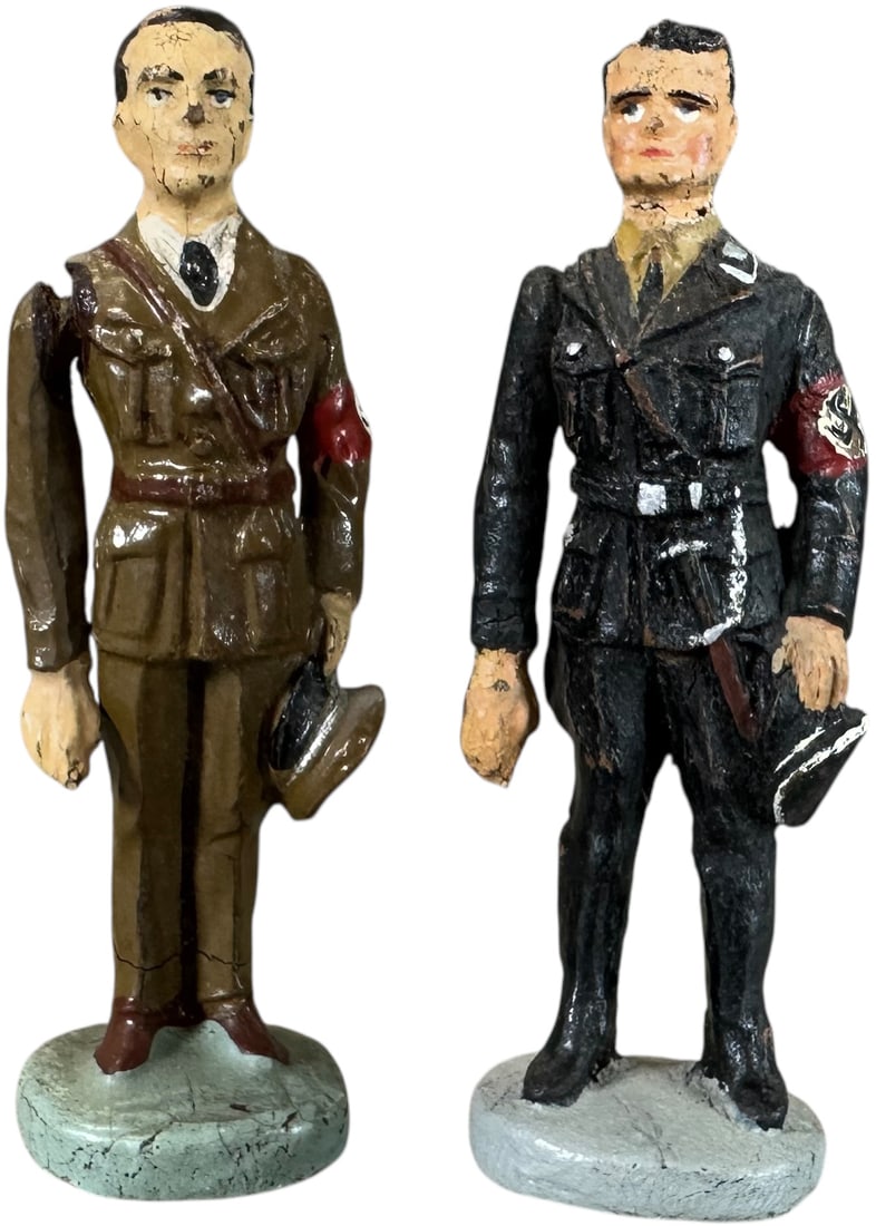 ELASTOLIN POLITICAL FIGURES: 253. ELASTOLIN POLITICAL FIGURES | Two composition figures to include a Goebbels figure with movable arm and a very rare figure of Hess in SS uniform also with movable arm. From the Italian collection
