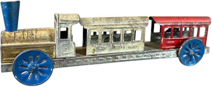 LARGE TRAIN ON PLATFORM NICKEL TOY