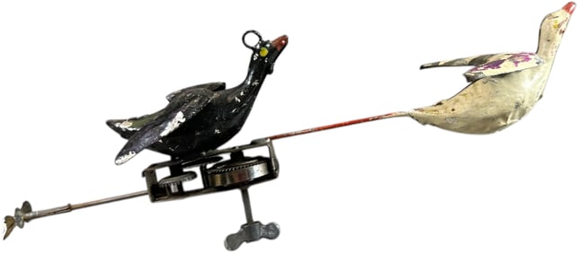 HAND PAINTED CIRCLING DUCK CHASE TOY