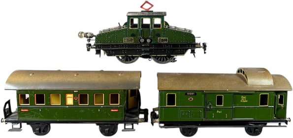 MARKLIN ELECTRIC TUNNEL LOCOMOTIVE & CARS