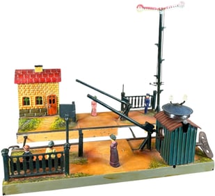 MARKLIN WIND-UP RAILROAD CROSSING ACCESSORY
