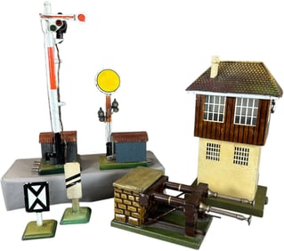 MARKLIN ELECTRIC SWITCH TOWER & ELECTRIC SIGNALS