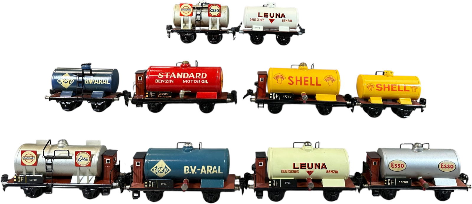 LOT OF MARKLIN TANK WAGONS (1 of 5)