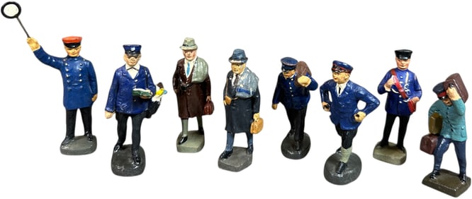 GROUPING OF RAILROAD FIGURES
