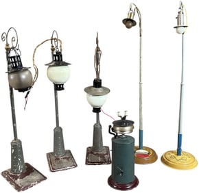 LOT OF BING & MARKLIN STREET LAMPS