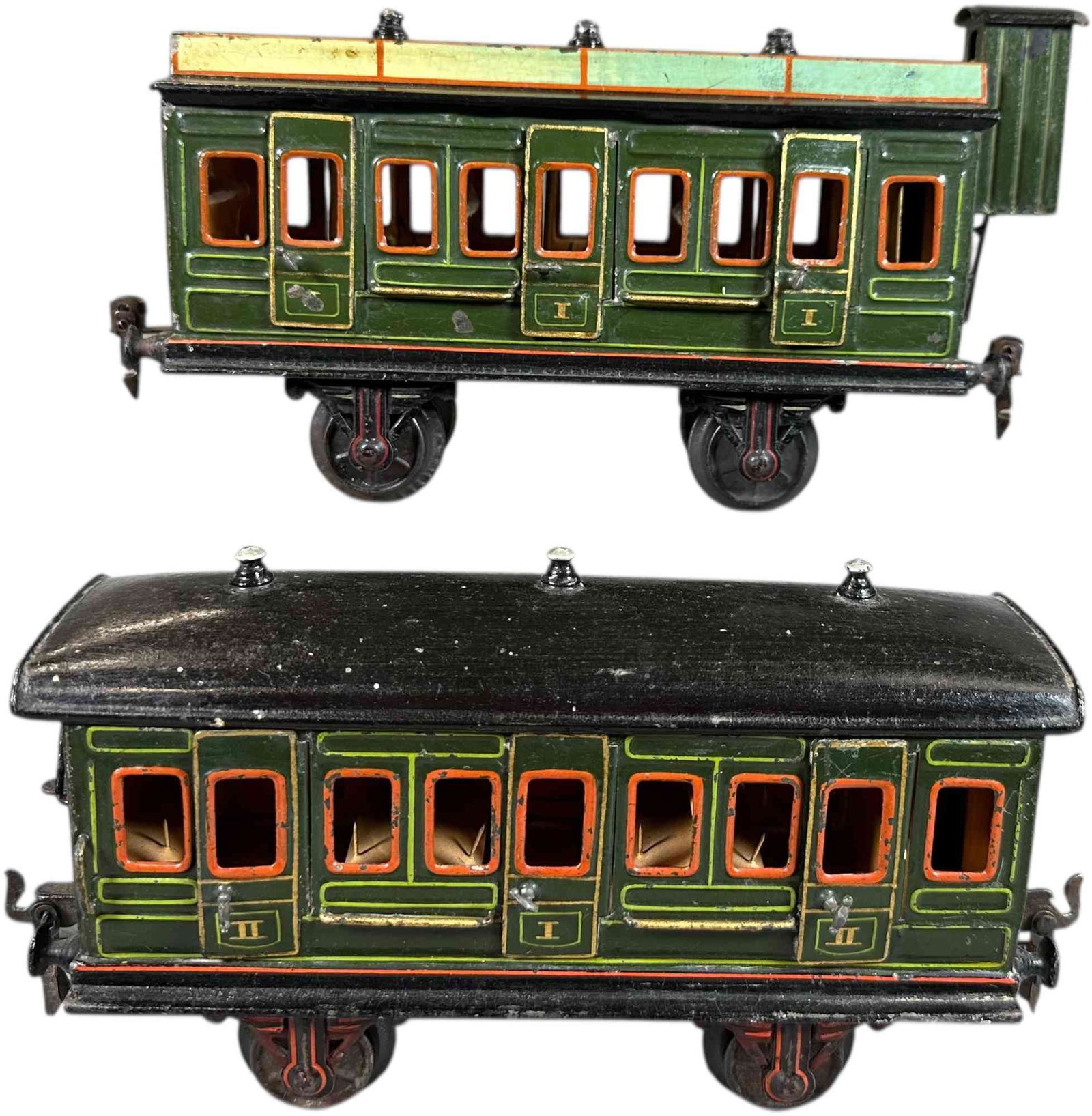 MARKLIN HAND PAINTED PASSENGER CARS (1 of 5)