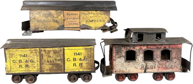 THREE CARLISLE & FINCH PAPER LABEL CARS