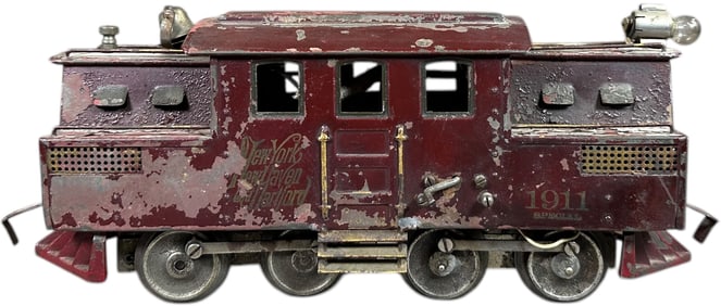 LIONEL 1911 SQUARE CAB LOCOMOTIVE