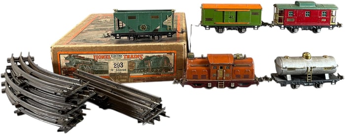 BOXED PREWAR LIONEL OUTFIT NO.293 FREIGHT SET
