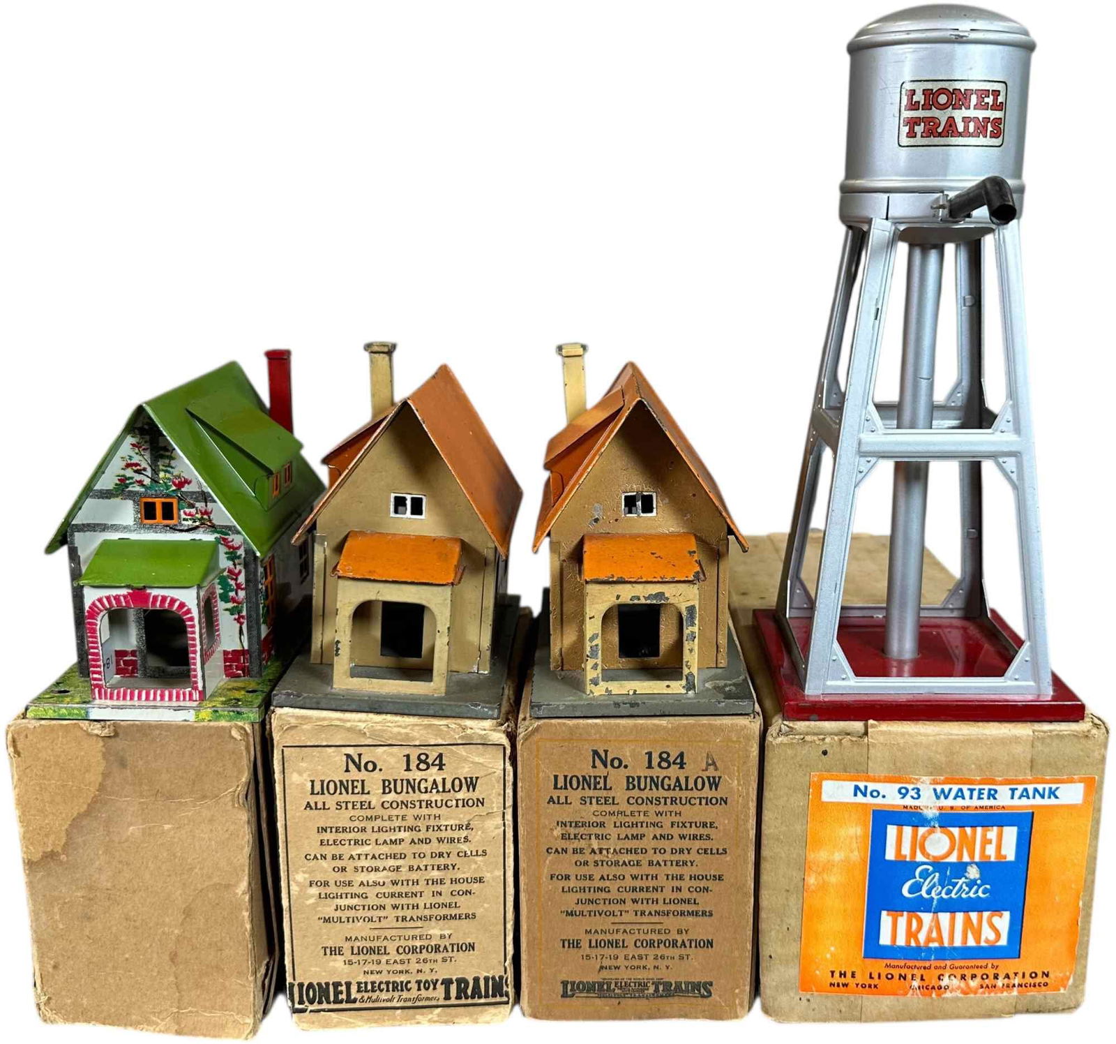 BOXED LIONEL BUNGALOWS & WATER TOWER (1 of 5)