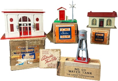 BOXED LIONEL PREWAR STATIONS & WATER TOWER