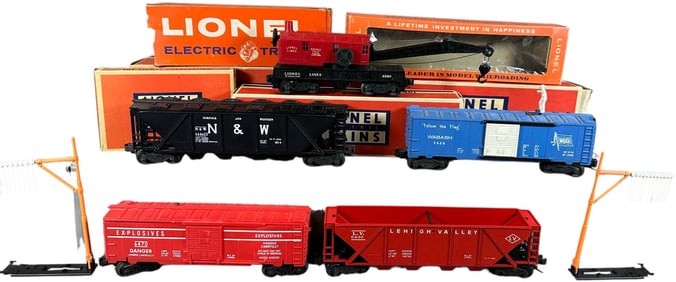 POSTWAR LIONEL FREIGHT CAR GROUP