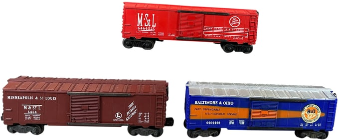 POSTWAR LIONEL BOX CAR LOT