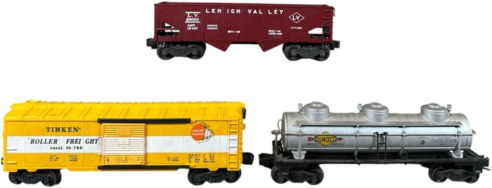 POSTWAR LIONEL FREIGHT CAR LOT