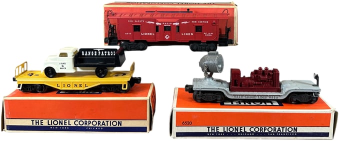 BOXED POSTWAR LIONEL FREIGHT CARS