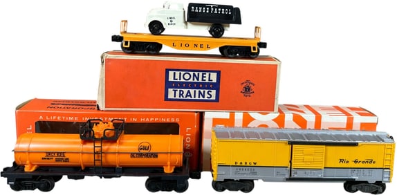 GROUP OF POSTWAR LIONEL FREIGHT CARS