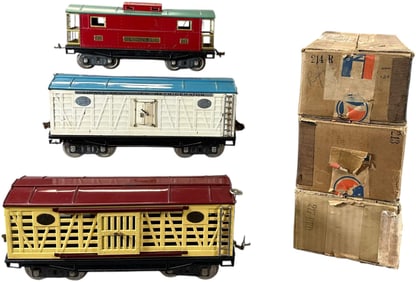 BOXED LIONEL 213 214R & 217 CABOOSE