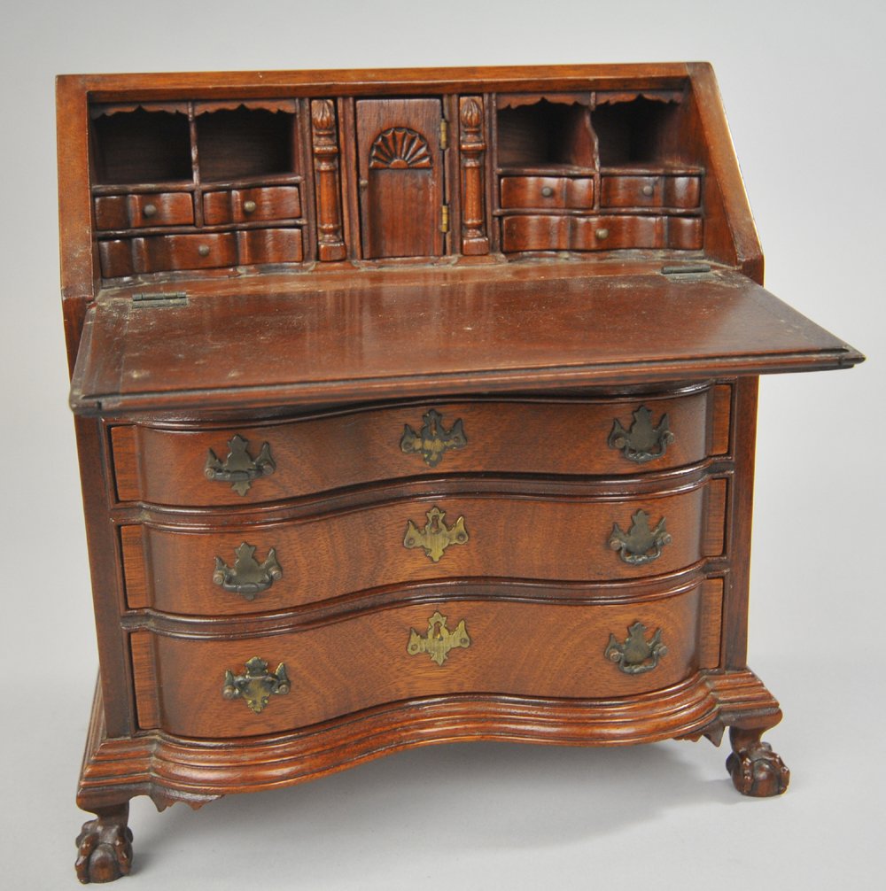 MINIATURE SALESMAN SAMPLE SLANT DESK