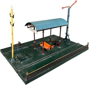 RARE MARKLIN PLATFORM WITH UNDERGROUND PASSAGE