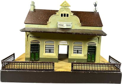 RARE MARKLIN DUTCH PASSENGER STATION