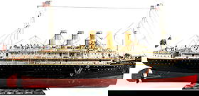 MARKLIN MAURETANIA LIVE STEAM OCEAN LINER: 73. MARKLIN MAURETANIA LIVE STEAM OCEAN LINER | Germany, live steam powered. This is the largest produced of the ocean liner series, it is hard to imagine the effort required to actually play with thi