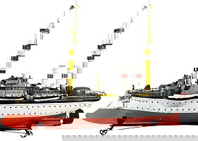 MASSIVE MARKLIN BATTLESHIP NEW YORK: 122. MASSIVE MARKLIN BATTLESHIP NEW YORK | Germany, circa 1905, an attention grabbing massive 1st Series example at just over 40" overall length, commanding ship features guns surrounding upper deck i