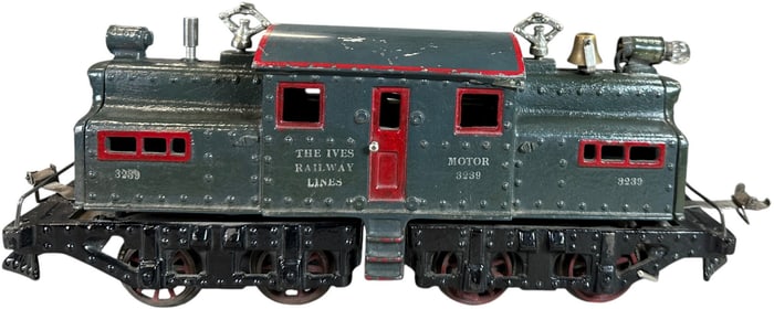 IVES 3239 CAST IRON ELECTRIC LOCOMOTIVE