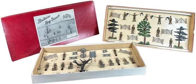 BRITAINS BOY SCOUTS SET