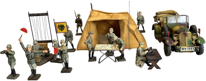 GERMAN ARMY HEADQUARTERS SCENE