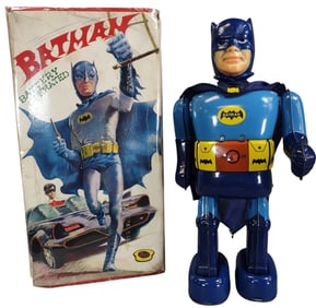 BOXED NOMURA WALKING BATMAN