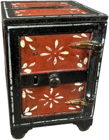 STENCILED DOOR WITH CENER KNOB SAFE STILL BANK