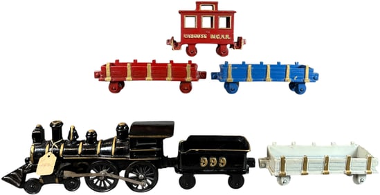 BEAUTIFUL DENT FREIGHT TRAIN SET