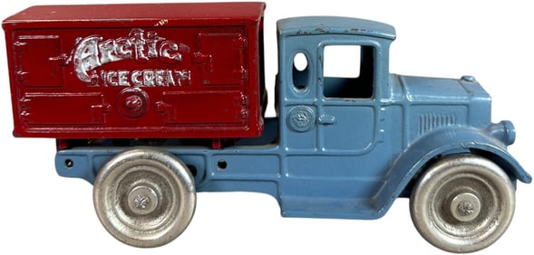 LARGE KILGORE ARCTIC ICE CREAM TRUCK