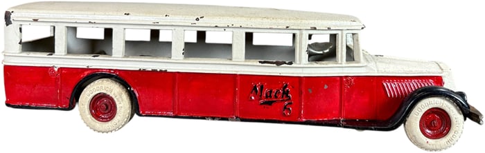 ARCADE MACK 6 PASSENGER BUS