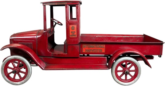 BUDDY L INTERNATIONAL HARVESTER RED BABY TRUCK