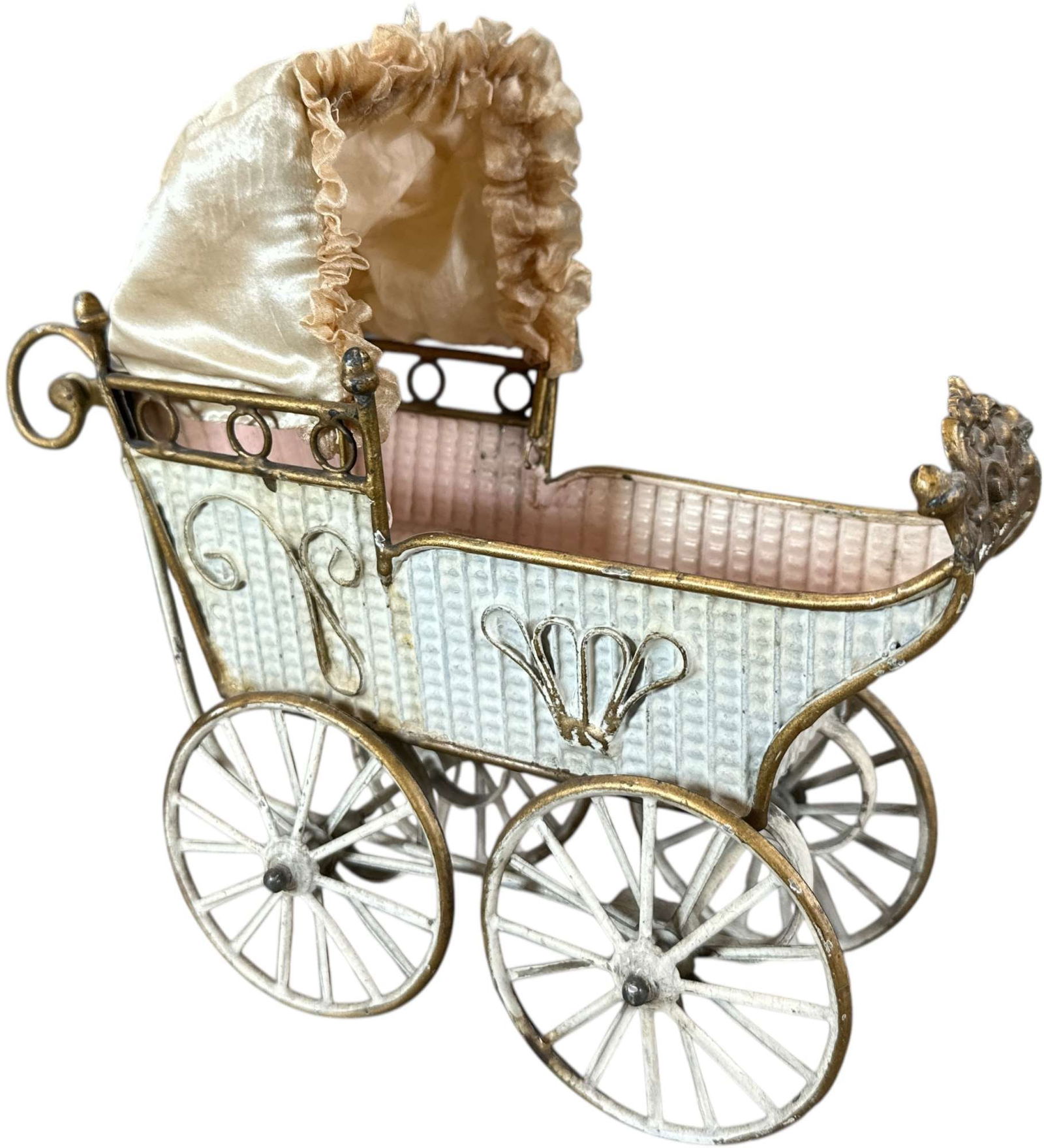 DETAILED MARKLIN BABY CARRIAGE: 184. DETAILED MARKLIN BABY CARRIAGE | Provenance: The Maloy Collection. | 9" l. | Fabric replaced, (Excellent Condition) | $800 - $1,400
