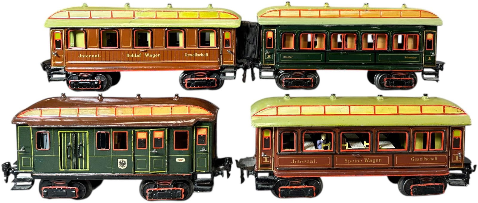 MARKLIN D WAGON PASSENGER SET (1 of 11)