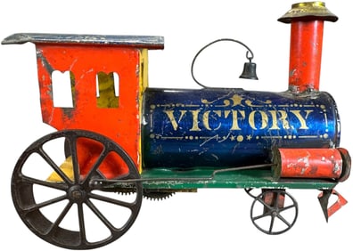 IVES VICTORY CLOCKWORK LOCOMOTIVE